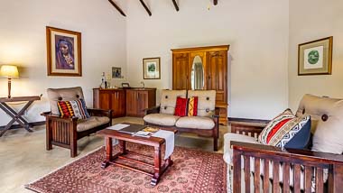 Four Sleeper Bush Villas | Phelwana Game Lodge