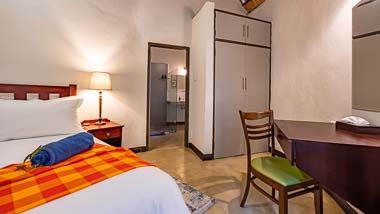 Four Sleeper Bush Villas | Phelwana Game Lodge