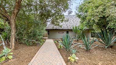 Four Sleeper Bush Villas | Phelwana Game Lodge