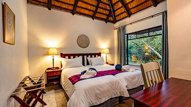Six Sleeper Bush Villas | Phelwana Game Lodge